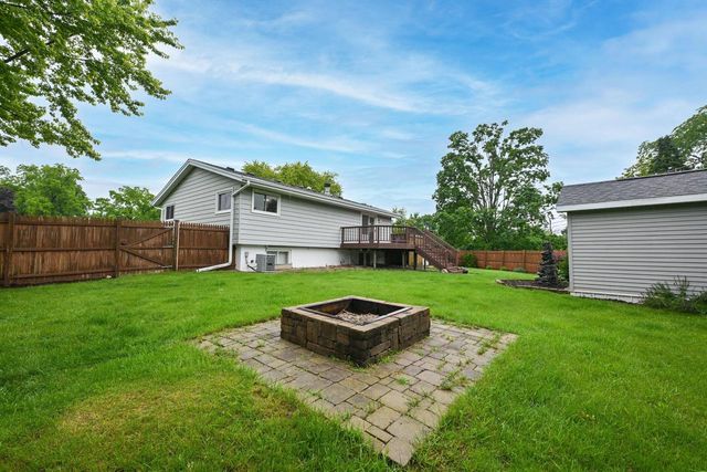 12237 W Larkspur ROAD, Franklin, WI 53132