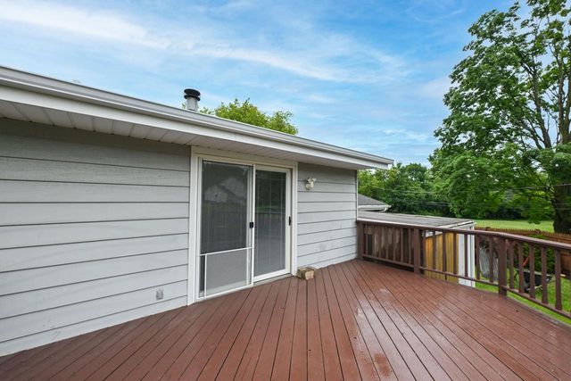 12237 W Larkspur ROAD, Franklin, WI 53132