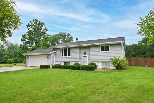 12237 W Larkspur ROAD, Franklin, WI 53132