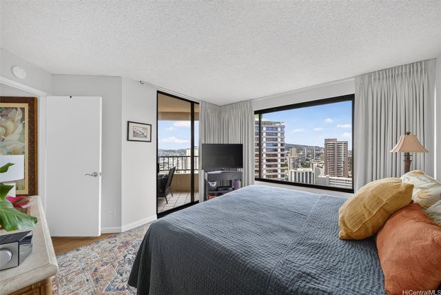 1778 Ala Moana Boulevard 3906, Honolulu, HI 96815
