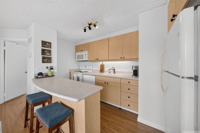 1778 Ala Moana Boulevard 3906, Honolulu, HI 96815