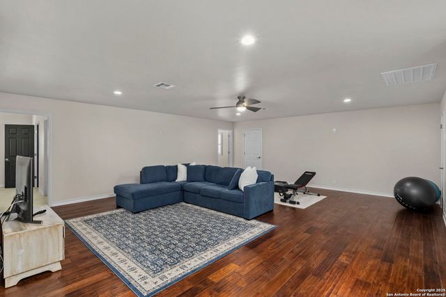 8532 Alydar Cir, Boerne, TX 78015