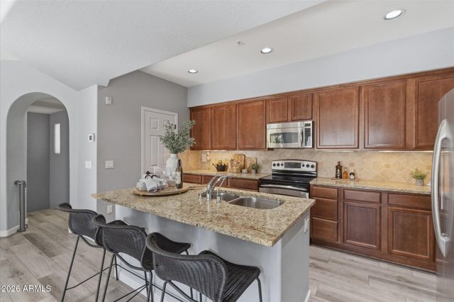 3935 E ROUGH RIDER Road 1156, Phoenix, AZ 85050