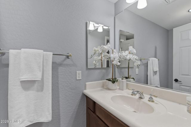 3935 E ROUGH RIDER Road 1156, Phoenix, AZ 85050