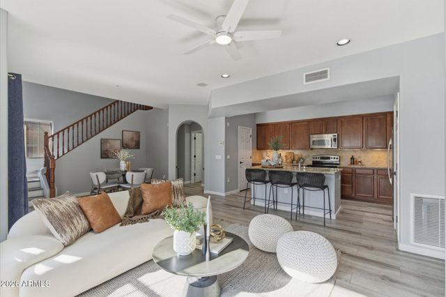 3935 E ROUGH RIDER Road 1156, Phoenix, AZ 85050