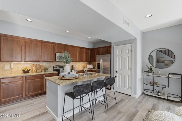 3935 E ROUGH RIDER Road 1156, Phoenix, AZ 85050