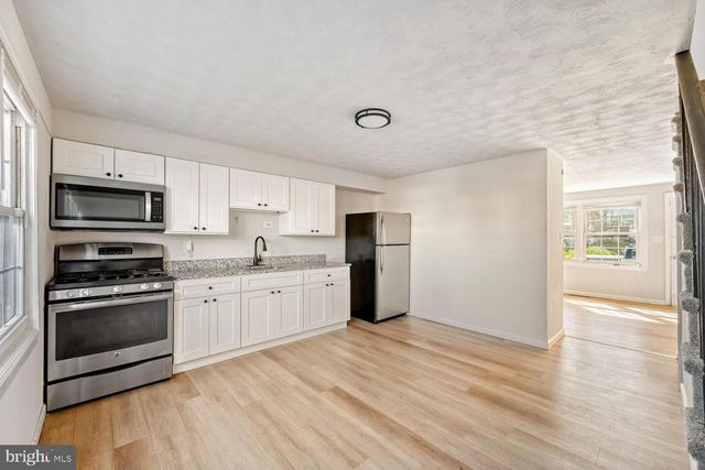 8002 LANSDALE RD, Baltimore, MD 21224