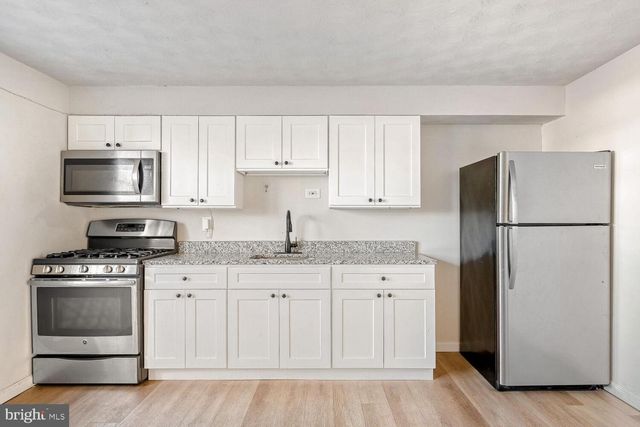 8002 LANSDALE RD, Baltimore, MD 21224