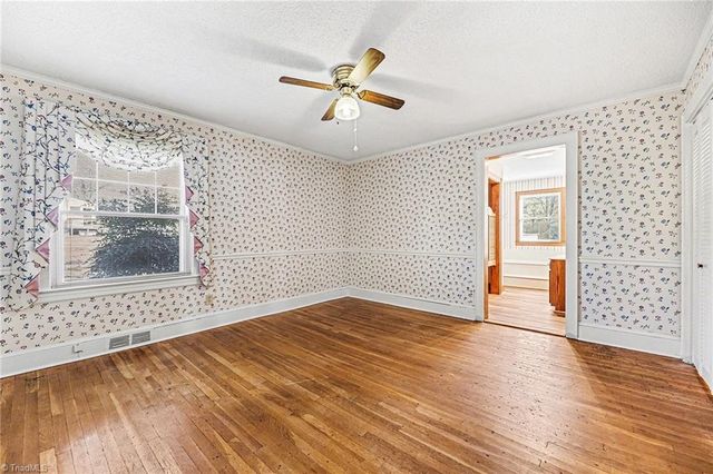 5512 Winona Street, Winston-salem, NC 27106