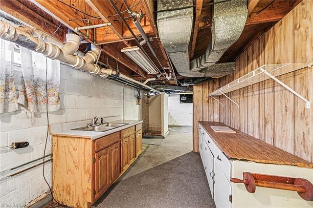 5512 Winona Street, Winston-salem, NC 27106