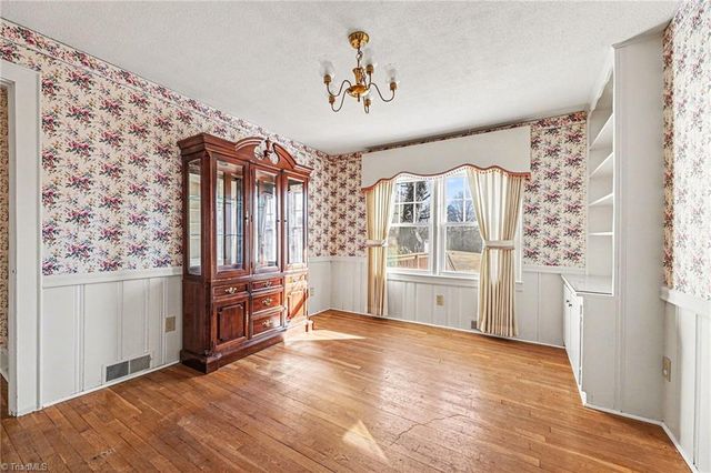 5512 Winona Street, Winston-salem, NC 27106