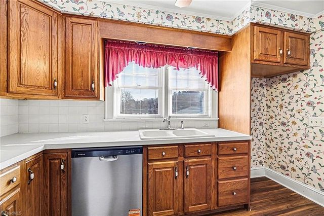 5512 Winona Street, Winston-salem, NC 27106