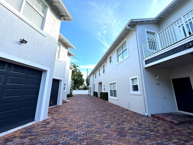 303 SE 22 Street 303, Fort Lauderdale, FL 33316