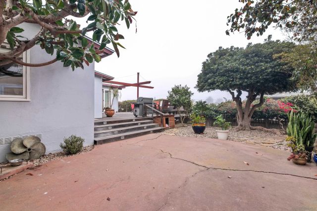 541 Tarento Dr, San Diego, CA 92106