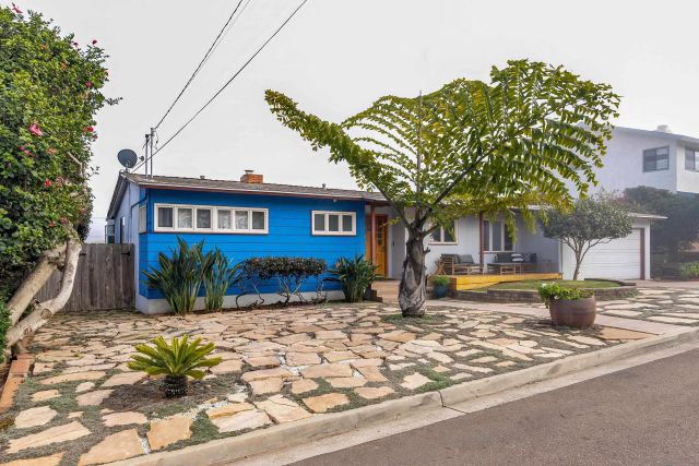 541 Tarento Dr, San Diego, CA 92106