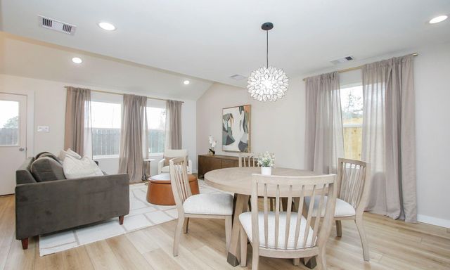 2713 Discovery Trails Court, Conroe, TX 77301