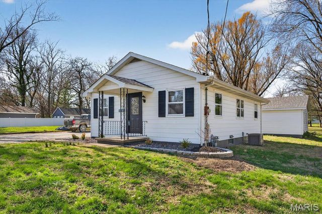 2707 E Main Street, Belleville, IL 62221