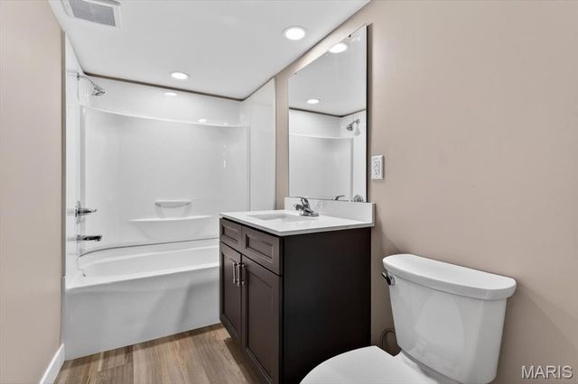 2707 E Main Street, Belleville, IL 62221