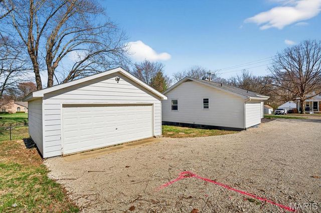 2707 E Main Street, Belleville, IL 62221