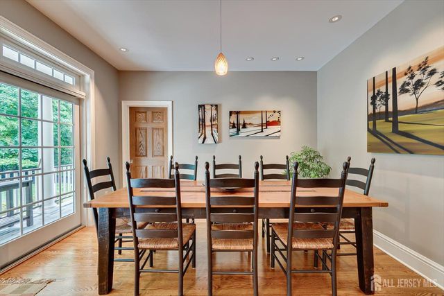 4 Edgewood Road, Edison, NJ 08820