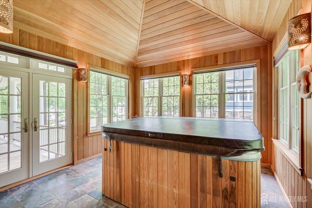 4 Edgewood Road, Edison, NJ 08820