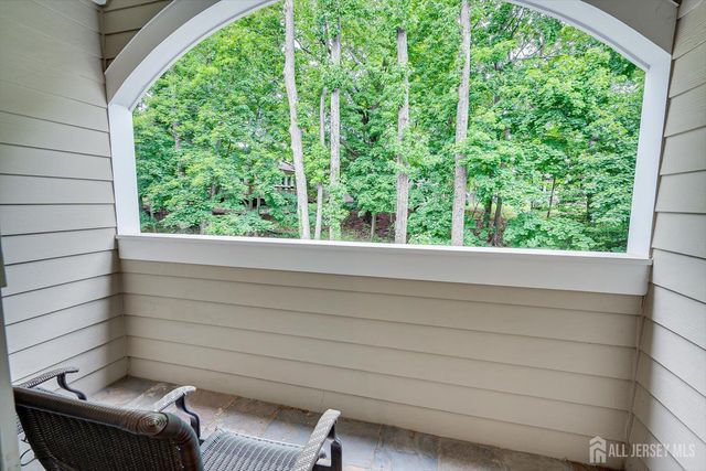 4 Edgewood Road, Edison, NJ 08820