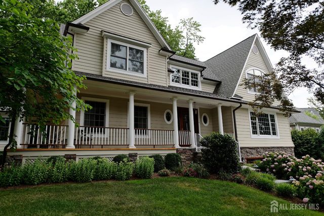4 Edgewood Road, Edison, NJ 08820