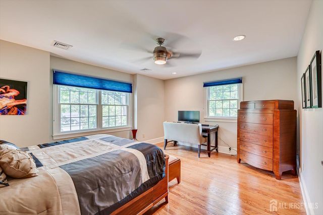 4 Edgewood Road, Edison, NJ 08820