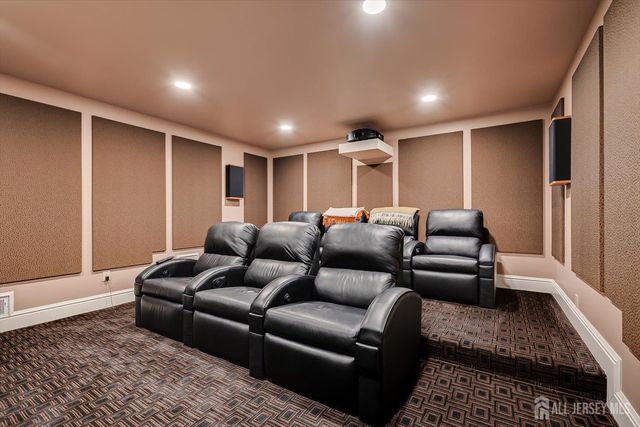 4 Edgewood Road, Edison, NJ 08820