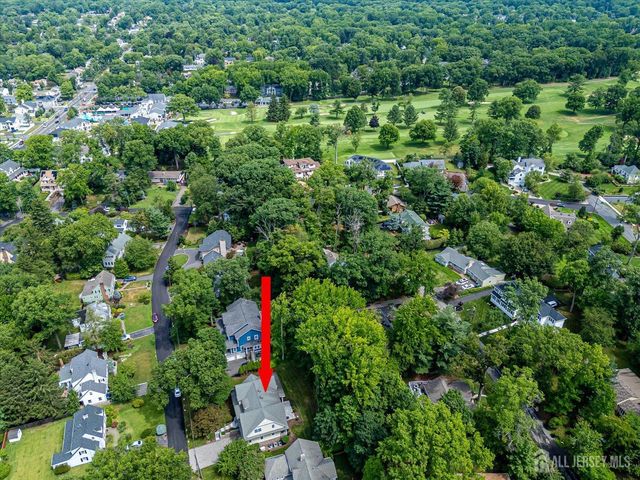 4 Edgewood Road, Edison, NJ 08820