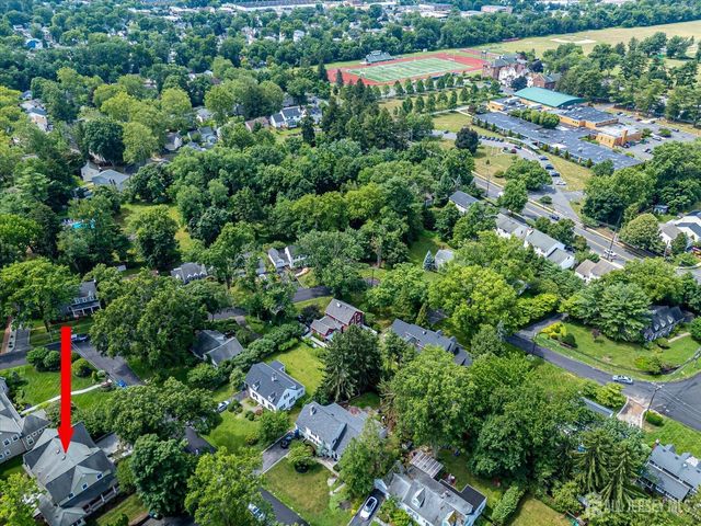4 Edgewood Road, Edison, NJ 08820