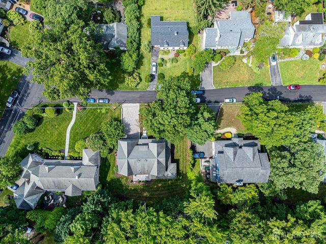 4 Edgewood Road, Edison, NJ 08820