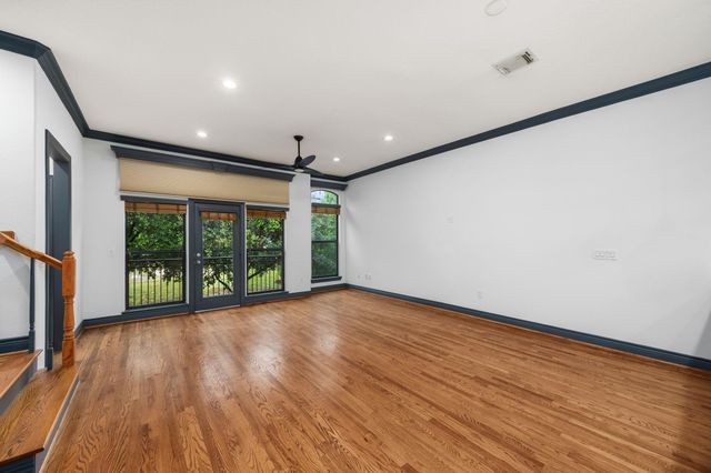1119 Saint Charles Street, Houston, TX 77003