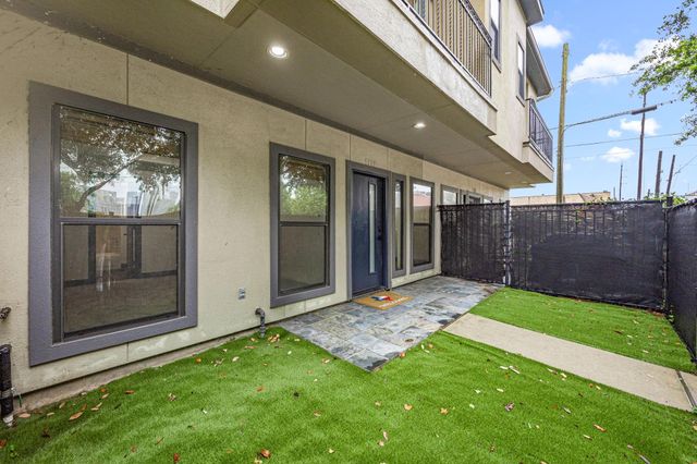 1119 Saint Charles Street, Houston, TX 77003