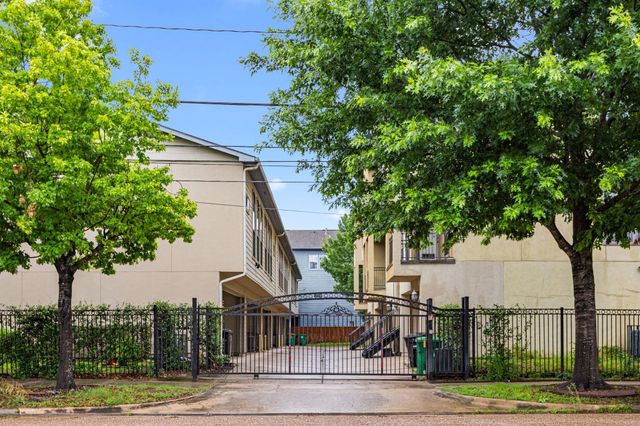 1119 Saint Charles Street, Houston, TX 77003