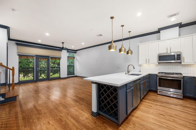 1119 Saint Charles Street, Houston, TX 77003