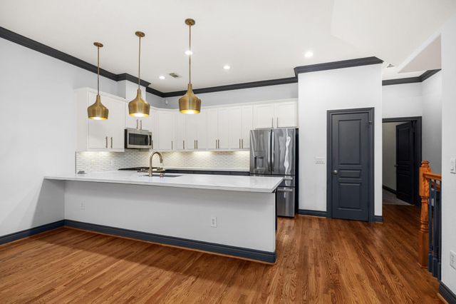 1119 Saint Charles Street, Houston, TX 77003