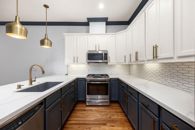 1119 Saint Charles Street, Houston, TX 77003