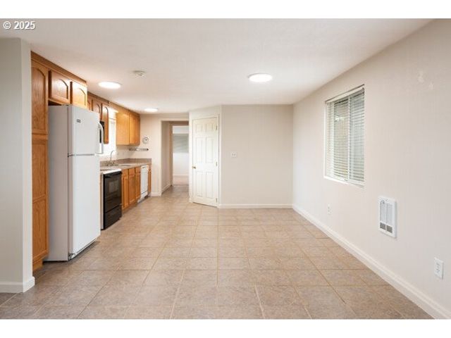 1750 TANEY St, Eugene, OR 97402