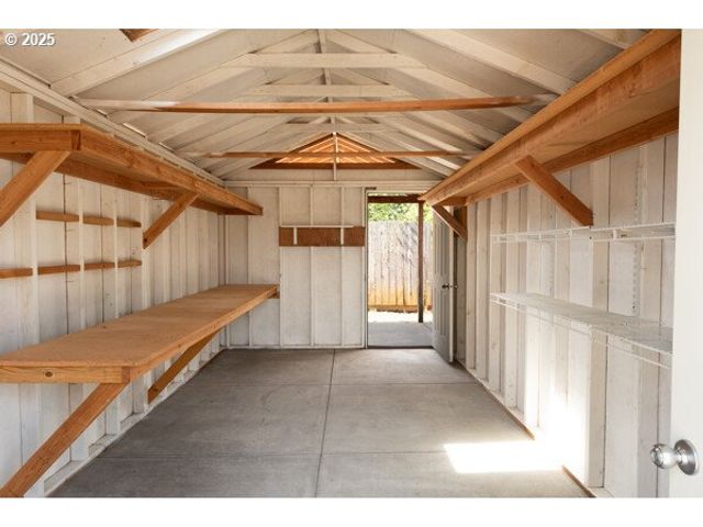 1750 TANEY St, Eugene, OR 97402