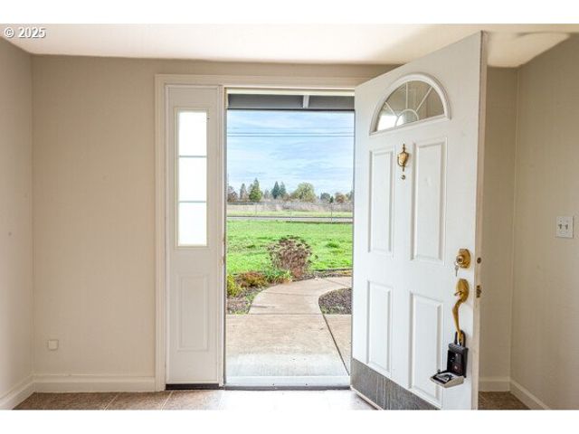 1750 TANEY St, Eugene, OR 97402