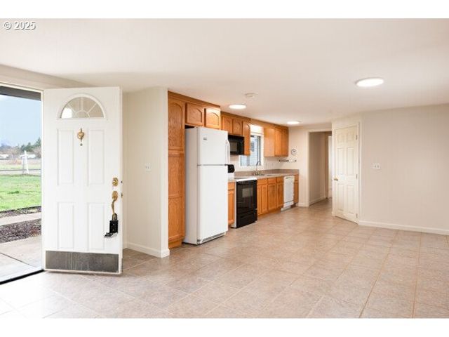 1750 TANEY St, Eugene, OR 97402