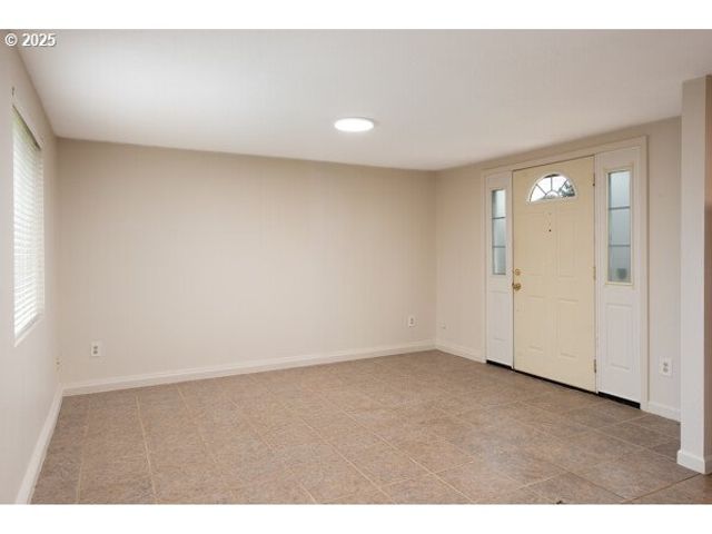 1750 TANEY St, Eugene, OR 97402