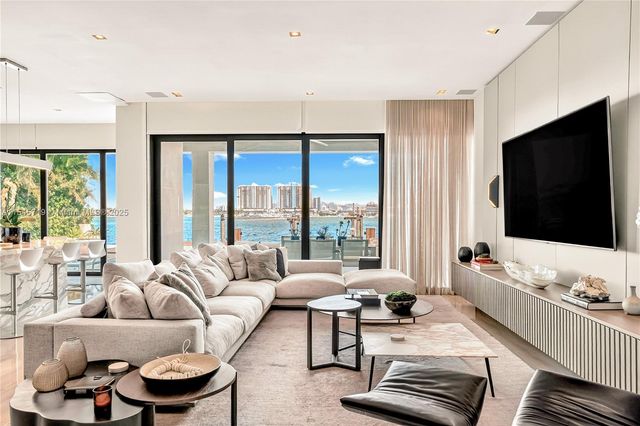 401 E Rivo Alto Dr, Miami Beach, FL 33139