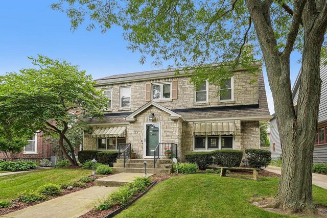 3424 N Summit AVENUE, Milwaukee, WI 53211