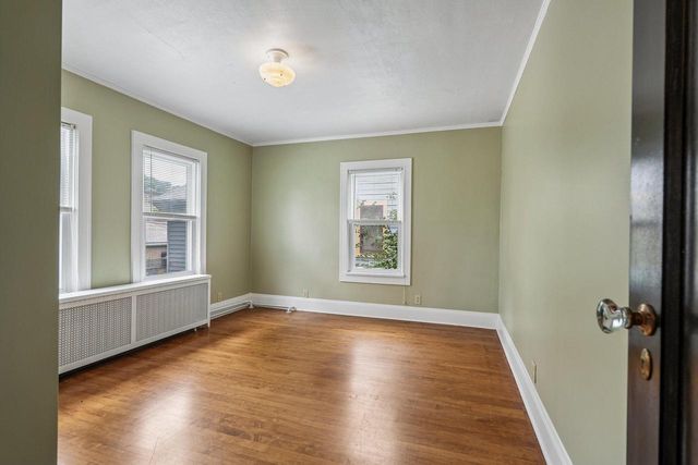 3424 N Summit AVENUE, Milwaukee, WI 53211