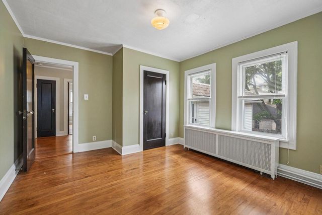 3424 N Summit AVENUE, Milwaukee, WI 53211