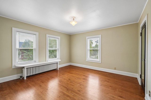 3424 N Summit AVENUE, Milwaukee, WI 53211