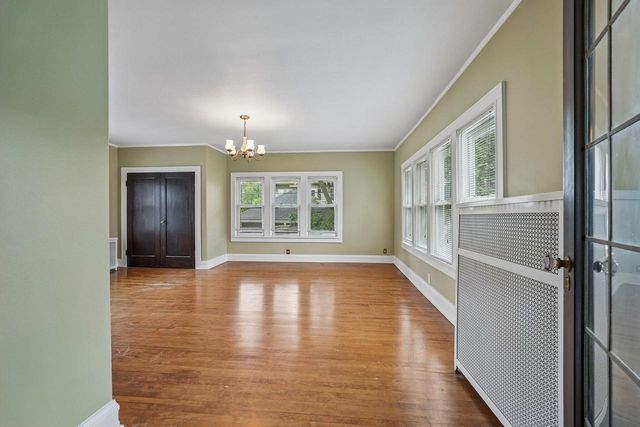 3424 N Summit AVENUE, Milwaukee, WI 53211