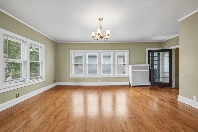 3424 N Summit AVENUE, Milwaukee, WI 53211
